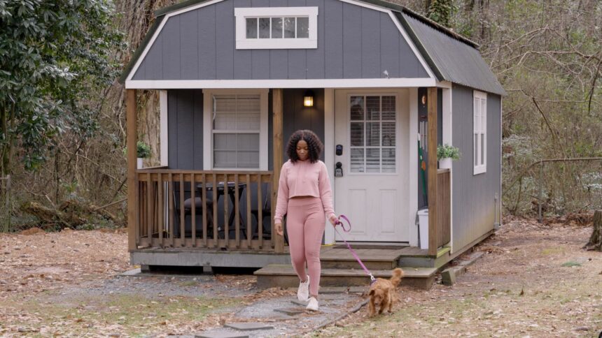 26-year-old pays $0 to live in a 'luxury tiny home' she built in her backyard for $35,000—take a look inside