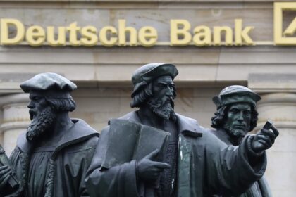 Deutsche Bank smashes profit expectations in fourth quarter as higher interest rates bolster revenue