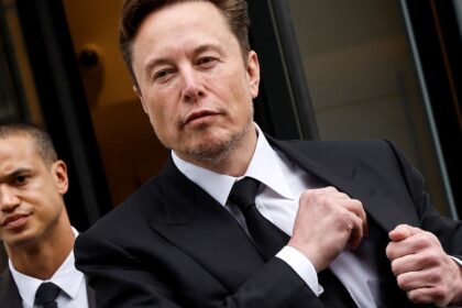 Elon Musk meets with California Gov. Newsom at Tesla's engineering HQ