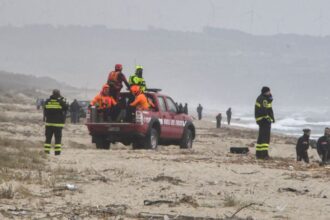 Italy migrant deaths: At least 63 dead in shipwreck off Calabria