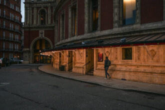 Joshua Bell’s London - The New York Times