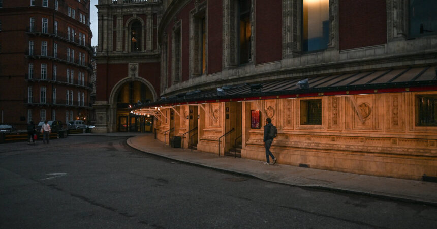 Joshua Bell’s London - The New York Times