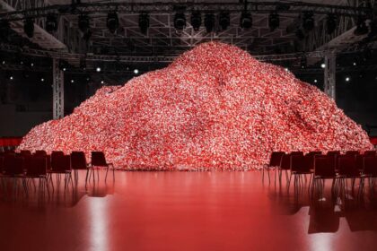 Milan Fashion Week 2023: Diesel show opens against a backdrop of 200,000 condoms