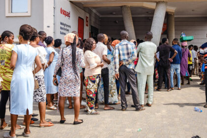 Nigerian Cash Shortages Lead to Long Lines at Banks