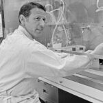 Paul Berg, Nobel-Winning Pioneer of Genetic Engineering, Is Dead at 96