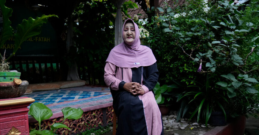 Shinta Ratri, Fighter for Transgender Rights in Indonesia, Dies at 60