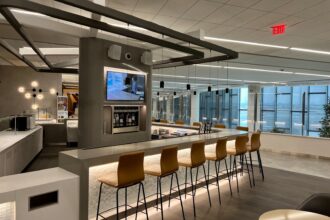 The ultimate guide to American Airlines Admirals Club access