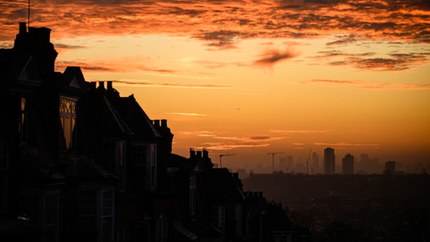 U.K.'s FTSE 100 scaling fresh highs despite cost of living crisis