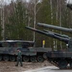 Ukrainian soldiers in Poland do a crash course in Leopard 2 tanks