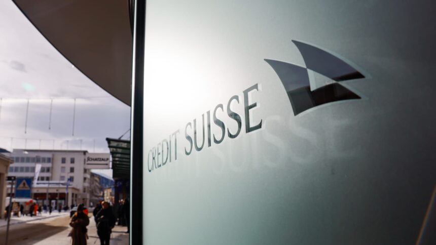 Credit Suisse shares sink further 5% as 'material weaknesses' found in financial reporting