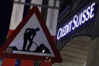 Credit Suisse sheds another 5% as traders digest emergency liquidity