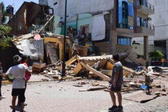 Ecuador earthquake kills at least 16 people