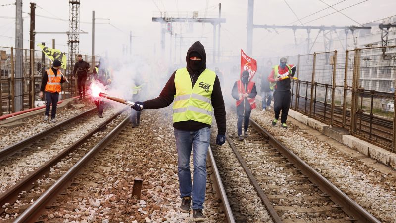 France anti-pension reform protests: Demonstrators enter airport amid nationwide protests