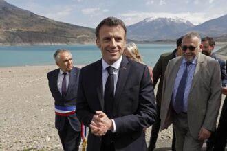 Macron, Trying to Move Past Pension Fury, Announces Water Plan