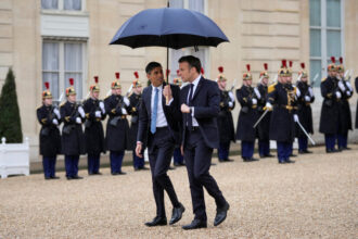 Macron Welcomes Sunak to Paris, Hinting at a New Chapter