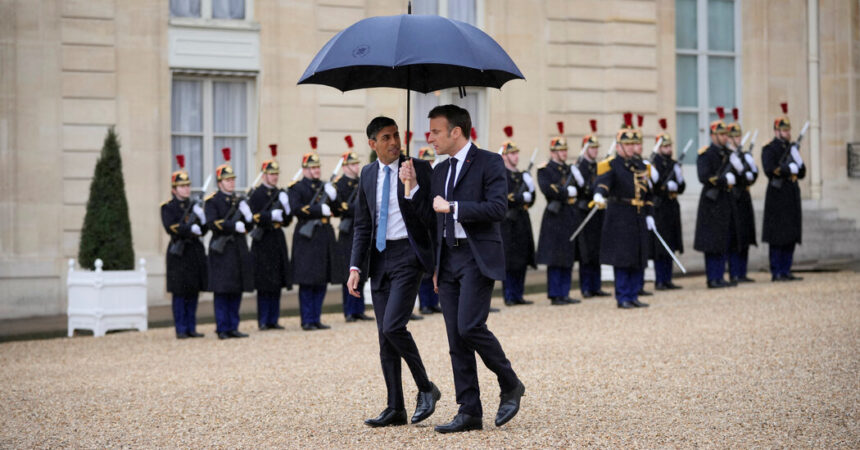 Macron Welcomes Sunak to Paris, Hinting at a New Chapter