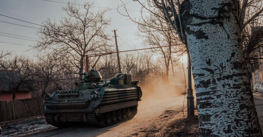 Residents Near Bakhmut Struggle to Get Food as Fighting Continues