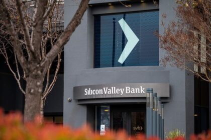 Silicon Valley Bank collapses after failing to raise capital