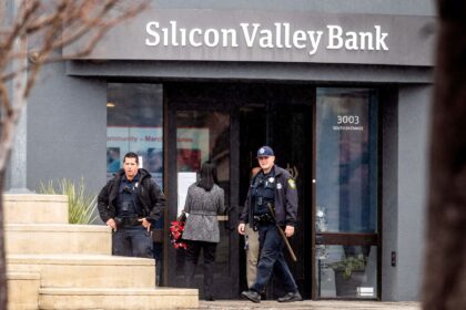 Silicon Valley Bank employees received bonuses hours before takeover