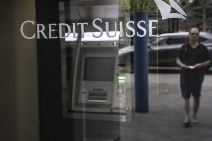 UBS offers to buy Credit Suisse for up to $1 billion, the Financial Times reports