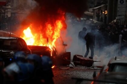 Violent clashes erupt in Naples ahead of Napoli's Champions League match against Frankfurt