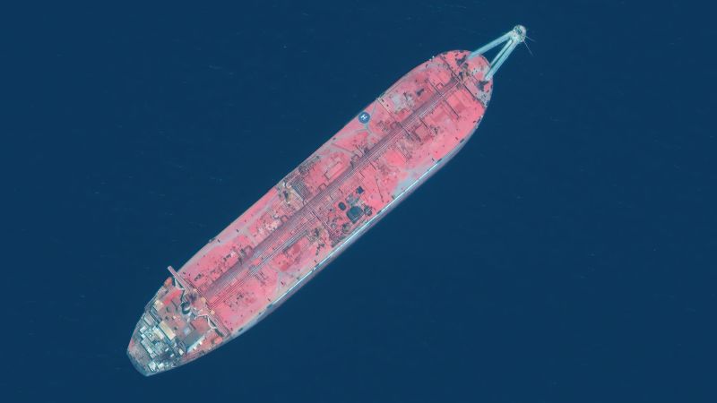 Yemen: UN reveals plan to salvage oil off stricken supertanker