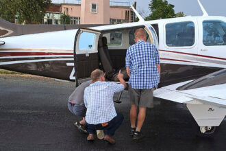 A Cobra Appeared Mid-Flight. The Pilot’s Quick Thinking Saved Lives.