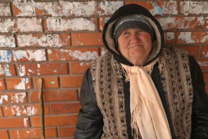 Elderly Ukrainians and their pets stay put in the abandoned east