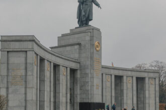 Germans Protect Memorials to Soviet Troops Who Defeated Nazis