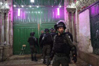 Israeli police storm al-Aqsa mosque during Ramadan prayers, sparking rocket fire from Gaza