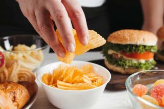 Junk Food 'Brainwashes' You so You’re Wired to Eat More