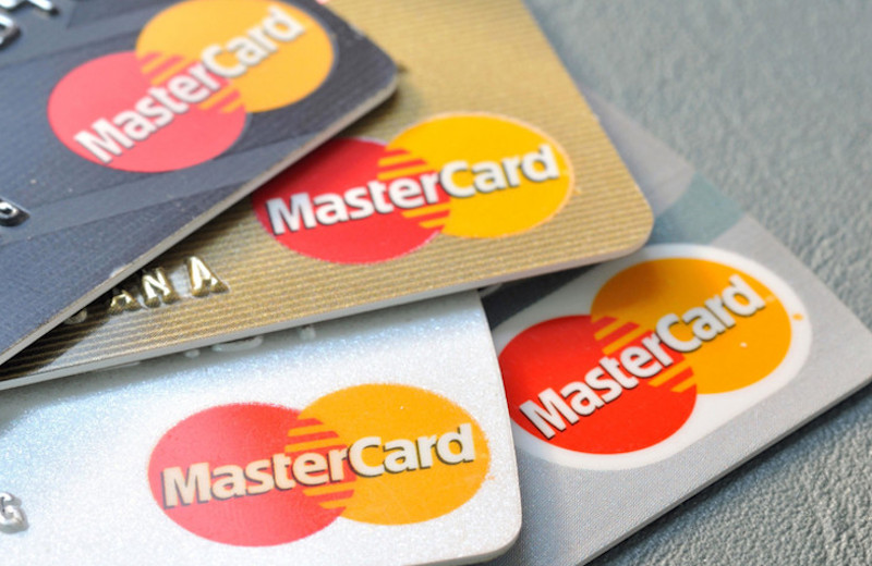 Mastercard to remove  PVC cards by 2028