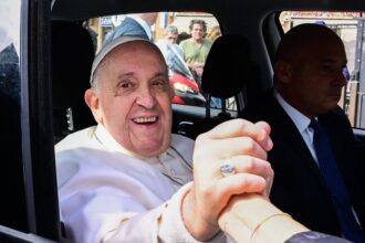 Pope Francis Returns to the Vatican After a 3-Day Hospital Stay