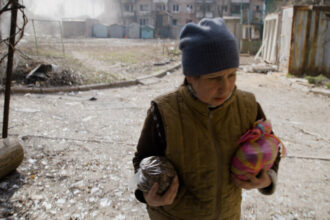 Residents of Avdiivka in Ukraine Refuse to Leave Battered City