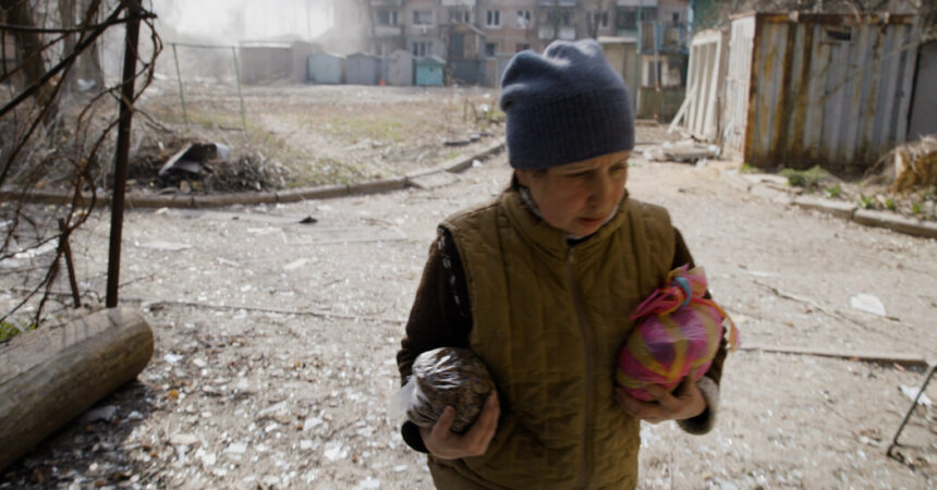 Residents of Avdiivka in Ukraine Refuse to Leave Battered City