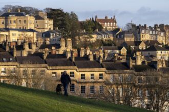 Brits are being offered no-deposit 100% mortgage loans