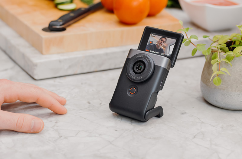 Canon releases vlogging camera