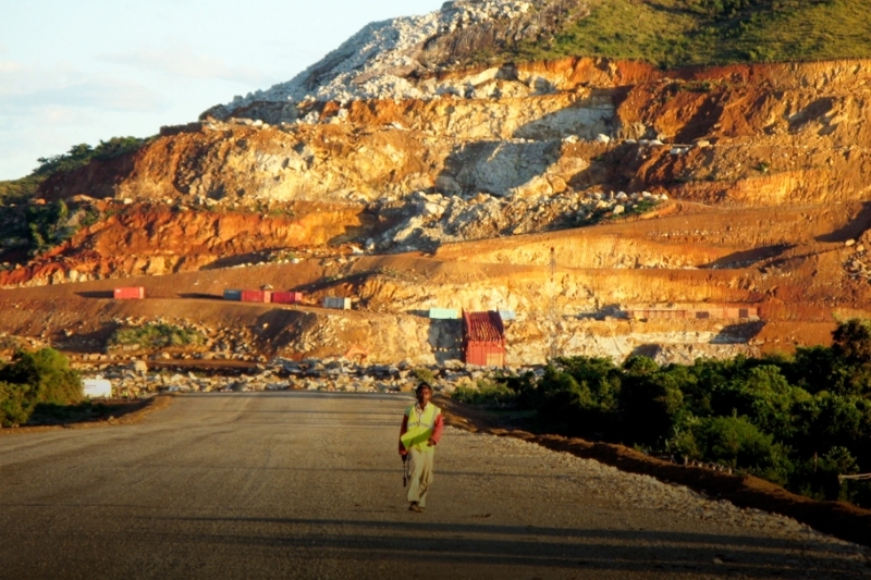 MADAGASCAR : Rio Tinto and Rajoelina haggle over mineral sands