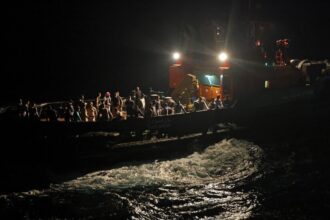 Sudan Evacuees Flee for Saudi Arabia on Ships