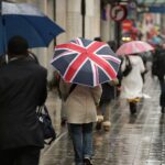 UK economy grows by 0.1% in the first quarter but inflation continues to weigh