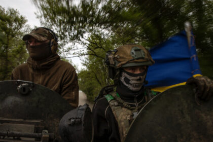 Ukraine Makes Gains Near Embattled Bakhmut, a First in Months