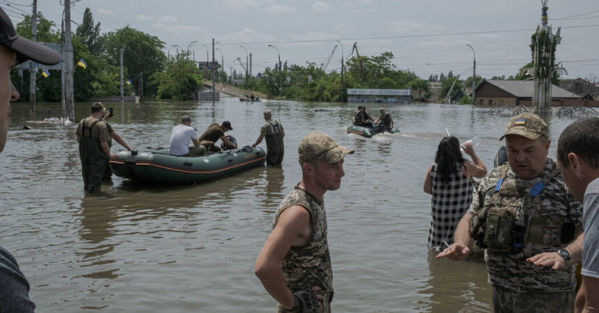 After Dam Destruction in Ukraine, Thousands Flee for Water and Shelter