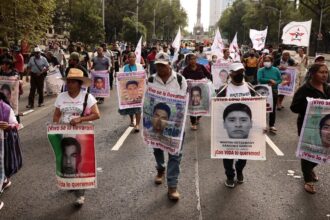 Arrest of Mexican Army General Ordered in Case of Missing Students