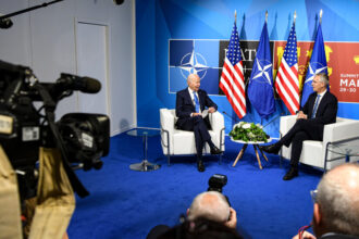 Biden Meets NATO Chief to Discuss Ukraine and Succession