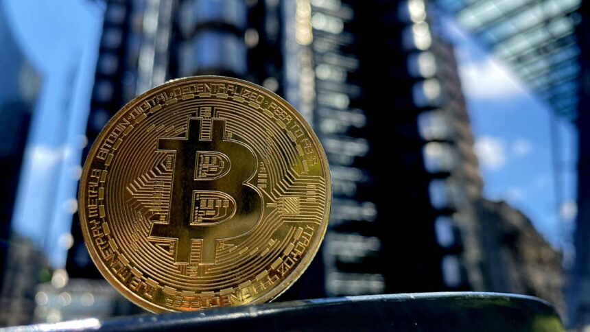 Bitcoin rises above $31,000 to highest in over a year to cap the week