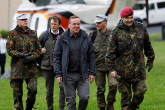 German Defense Minister Vows Stronger Geopolitical Role Ahead of U.S. Visit