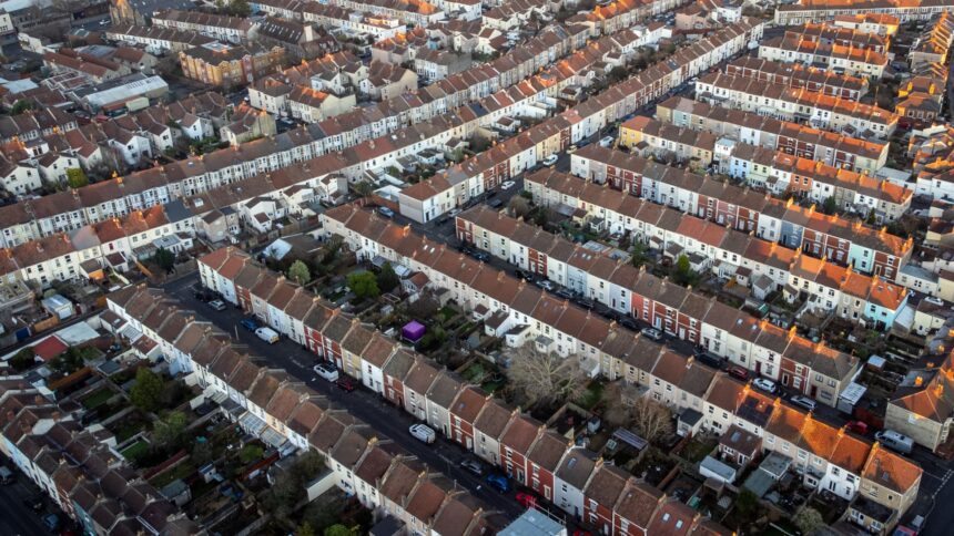 HSBC pulls some UK mortgage deals as fears of rising rates hits home buyers once more