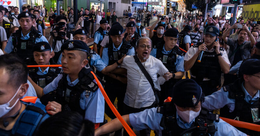 Hong Kong Police Tighten Security on Tiananmen Square Anniversary