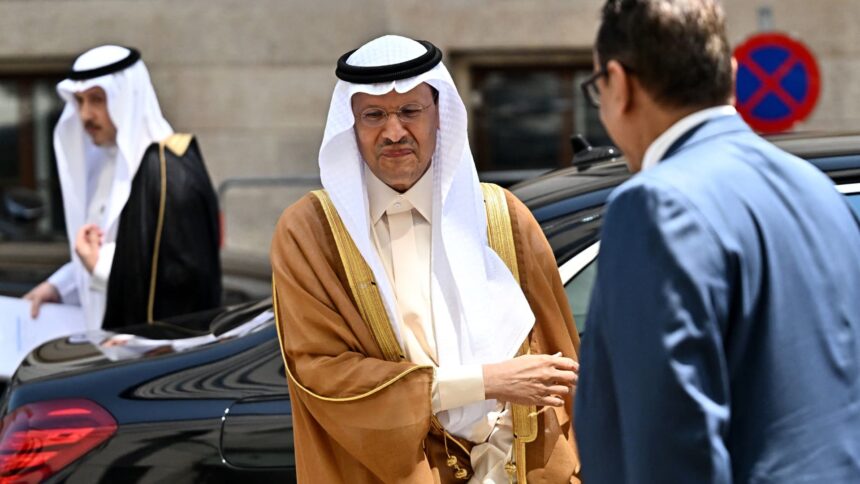 OPEC+ sticks to 2023 oil production targets as Saudi Arabia announces further voluntary cuts