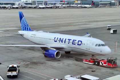 United Airlines Denver DEN Airport Airbus A320